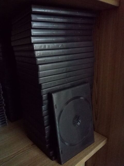 50 bo�tes neuves pour rangement DVD 10 Frans (01)