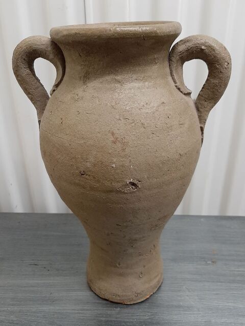 Vase artisanal type amphore 15 Villeneuve-Loubet (06)