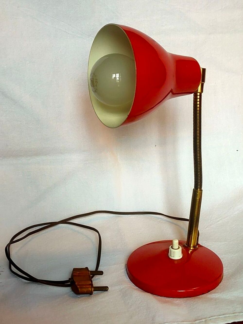 Lampe design rouge Dcoration
