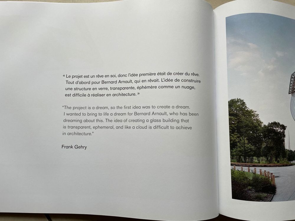 Livre de photographies sur la fondation louis Vuitton Livres et BD