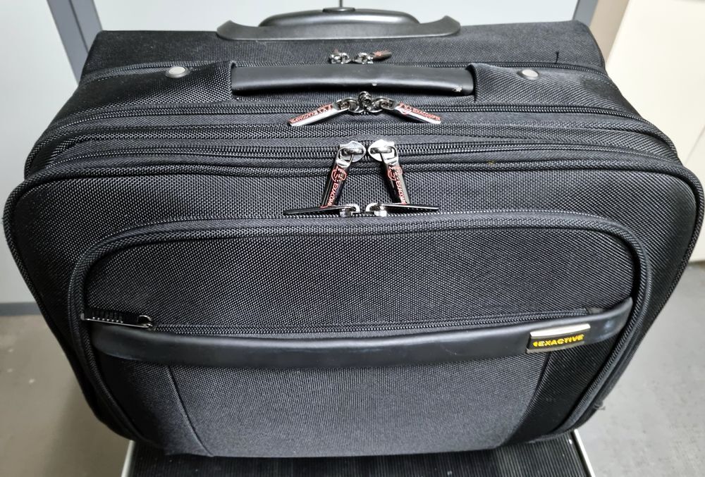 MALLETTE DE TRANSPORT A ROULETTES Maroquinerie