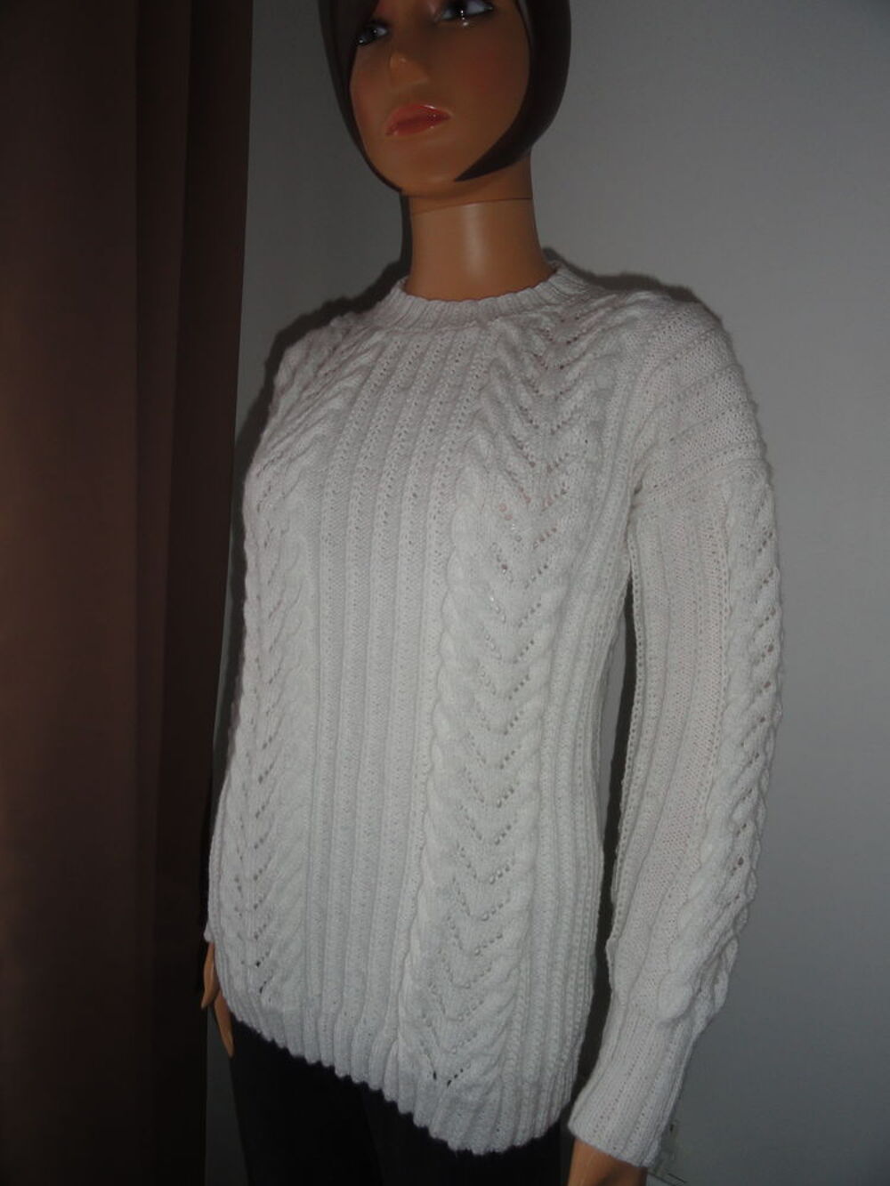 Pull &agrave; torsade / Tricot fait main Vêtements