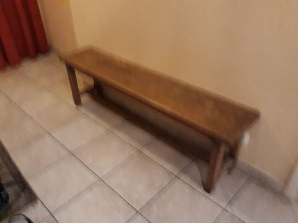 &Agrave;.re joli banc en ch&ecirc;ne tondeuse essence neuve Meubles