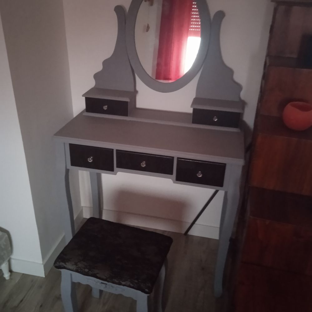coiffeuse relook&eacute;e peinte en gris et noir Meubles