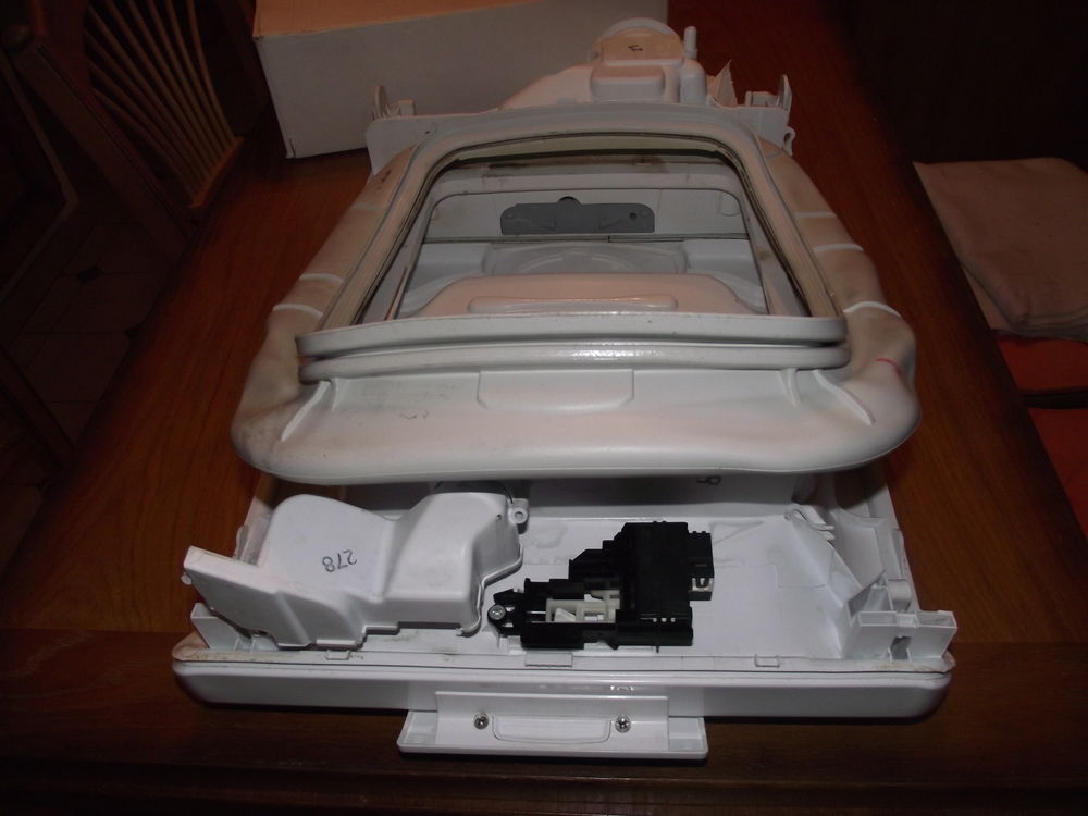 Pi&egrave;ces d&eacute;tach&eacute;es pour machine &agrave; laver Electrolux EWT126BB2 Electroménager