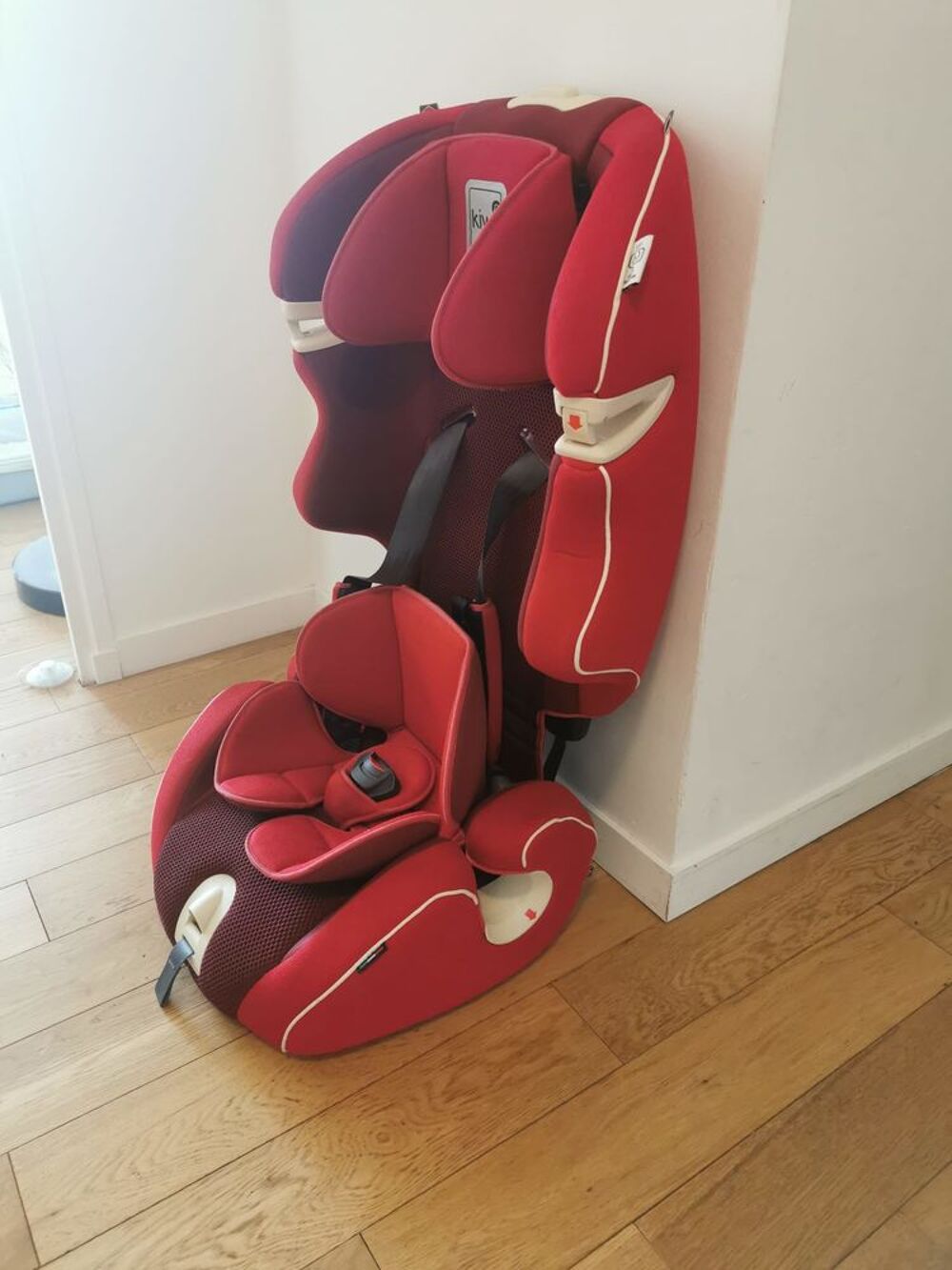 si&egrave;ge auto attache isofix tr&egrave;s bon &eacute;tat Puériculture