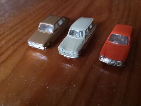 Voitures miniatures... 30 Chinon (37)