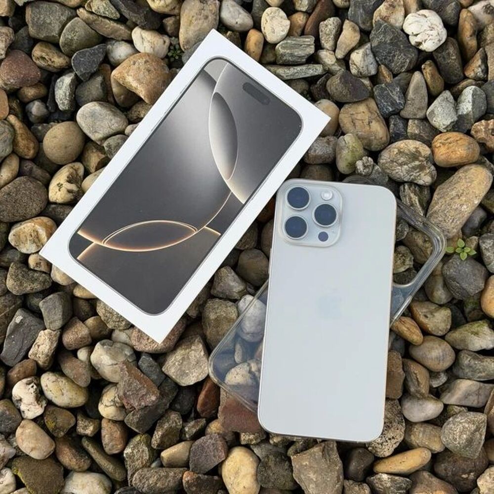 iPhone 16 pro max Nature titan Téléphones et tablettes