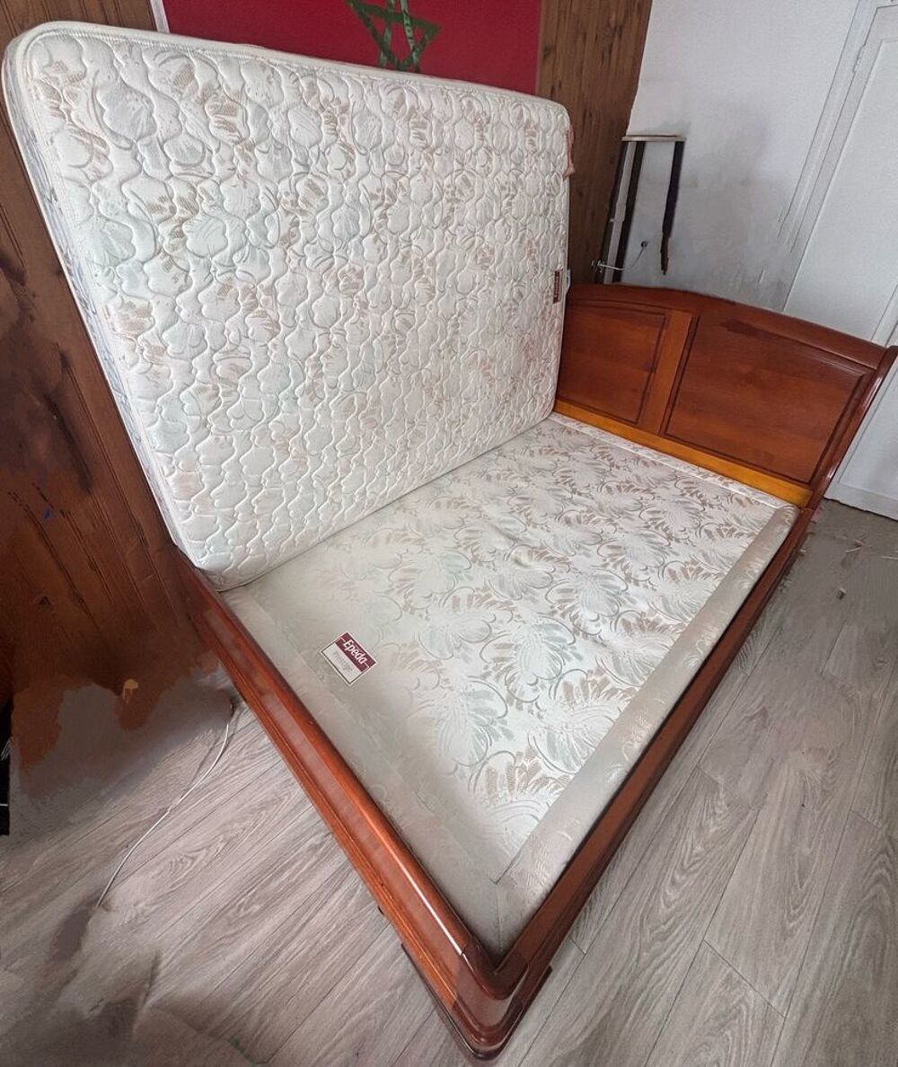 Lit, sommier et matelas avec table de nuit Meubles