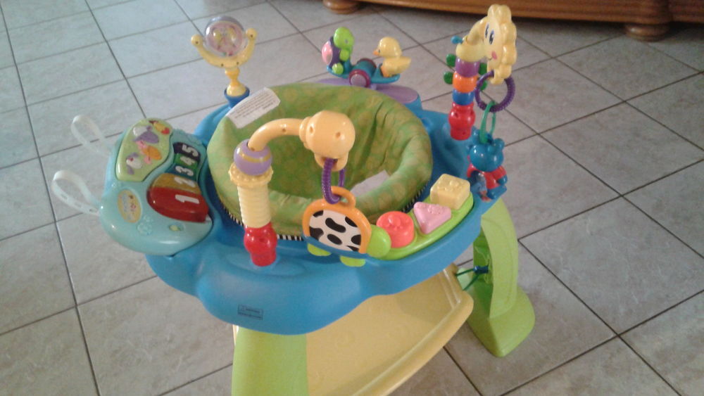 Centre d'activit&eacute;s B&eacute;b&eacute; Jeux / jouets