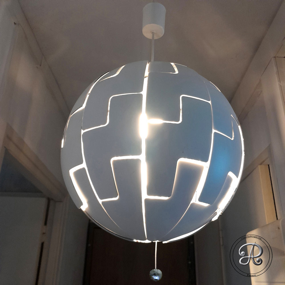 Lampe Sph&egrave;re. Décoration