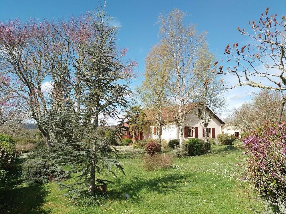 Vente Maison Maison familiale avec dépendances au calme Sergeac