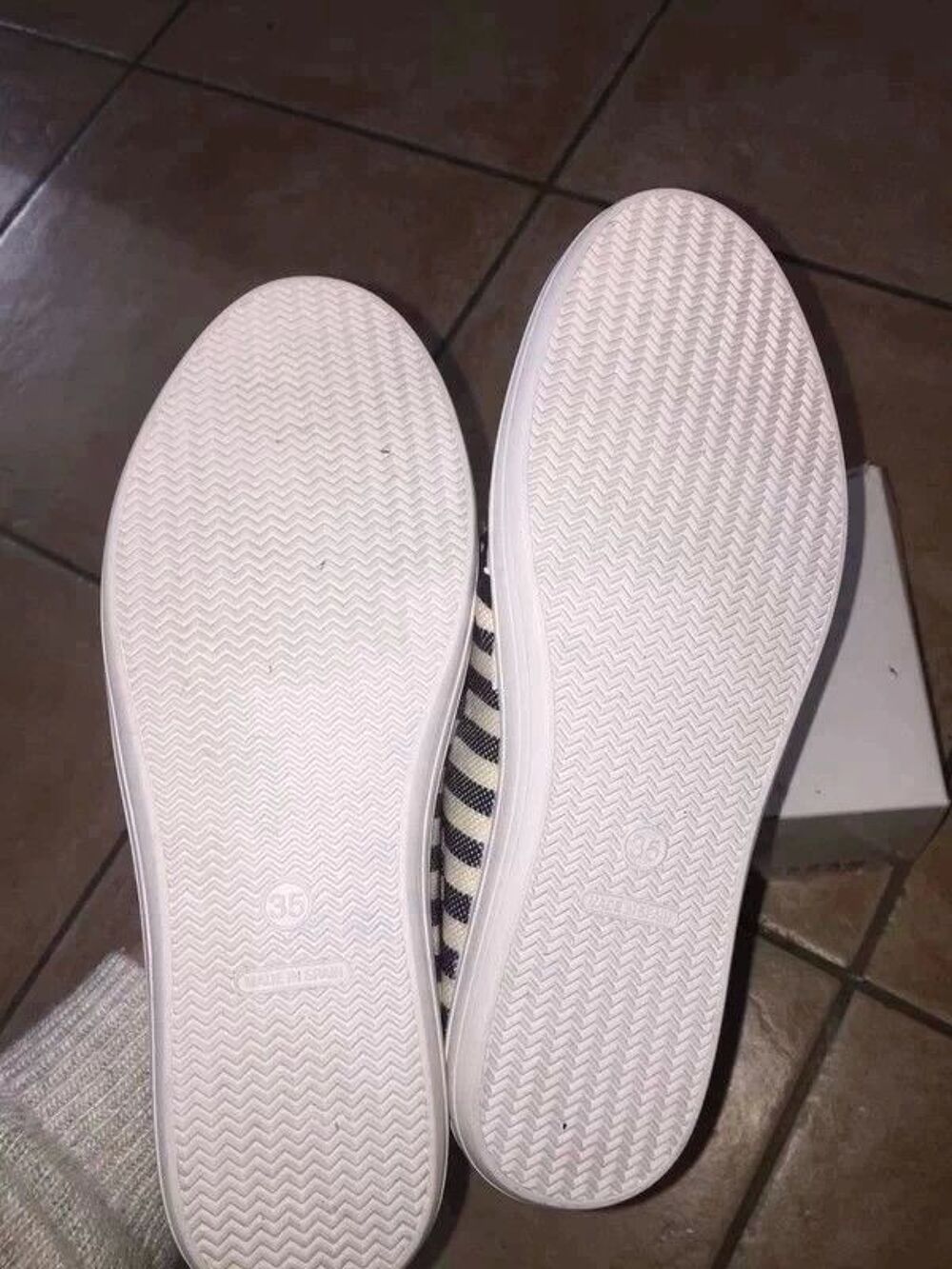 Chaussures Yurban style Armistice P35 neuve &agrave; 22 euros Chaussures
