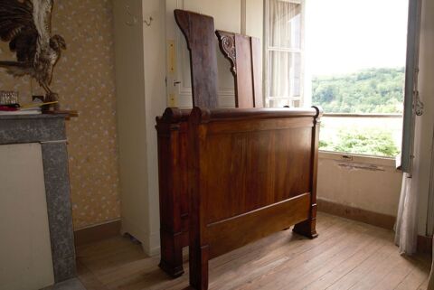 Lit noyer massif �b�nisterie ancienne 1,10 m 149 Saint-Clair-sur-Galaure (38)