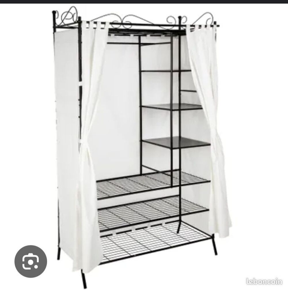 Penderie dressing armoire fer forg&eacute; rideau Meubles