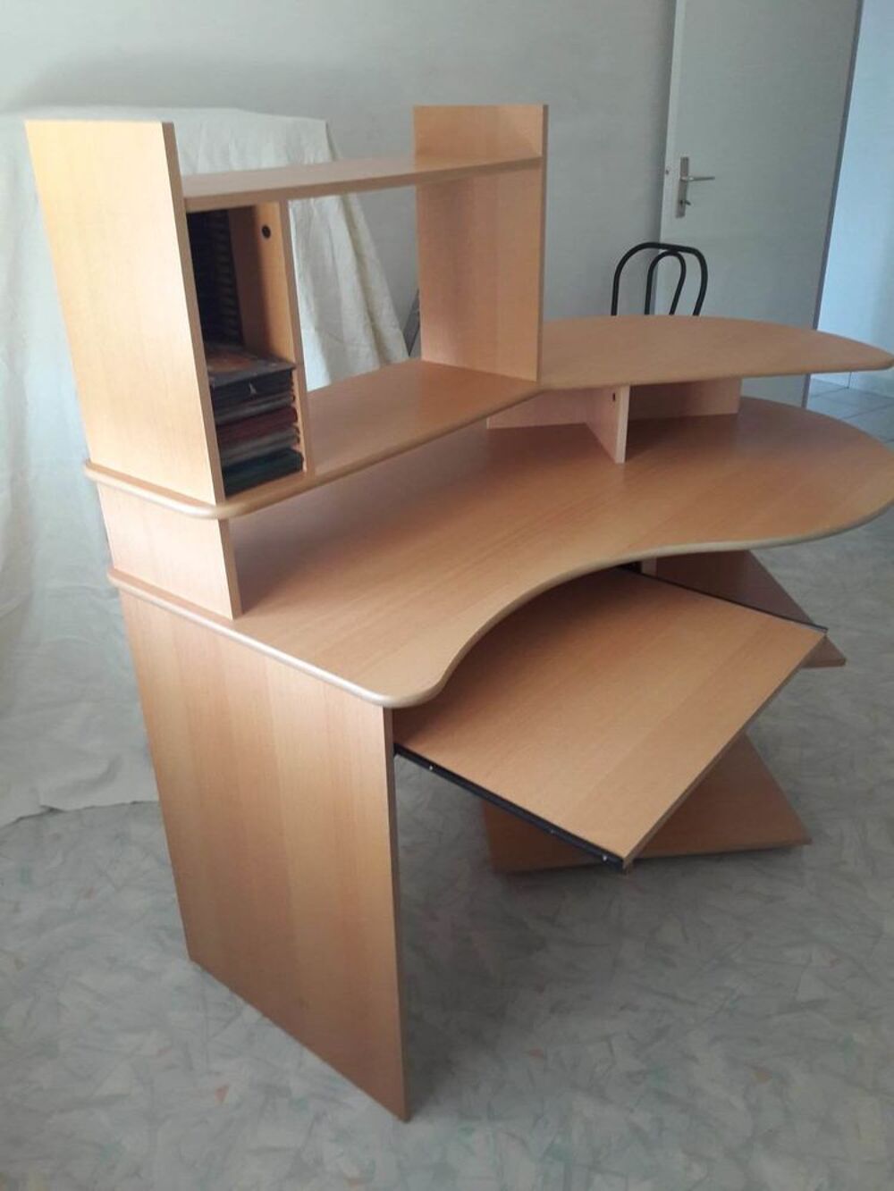Bureau pour ordinateur 
BuAnnonce d&eacute;pos&eacute;e pour maximum 15jou Meubles