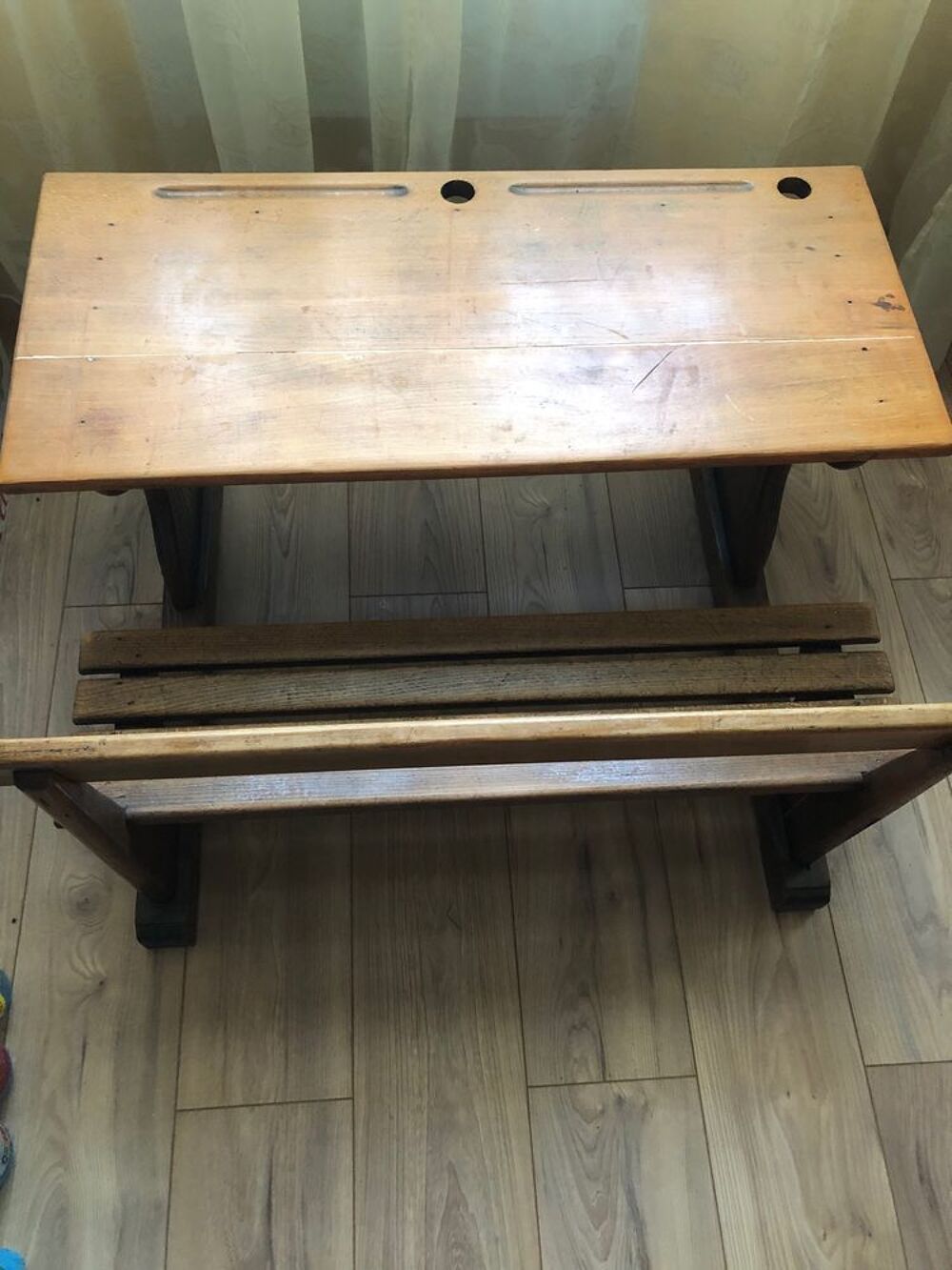 TABLE double d'&eacute;colier
Tr&egrave;s bon &eacute;tat Décoration