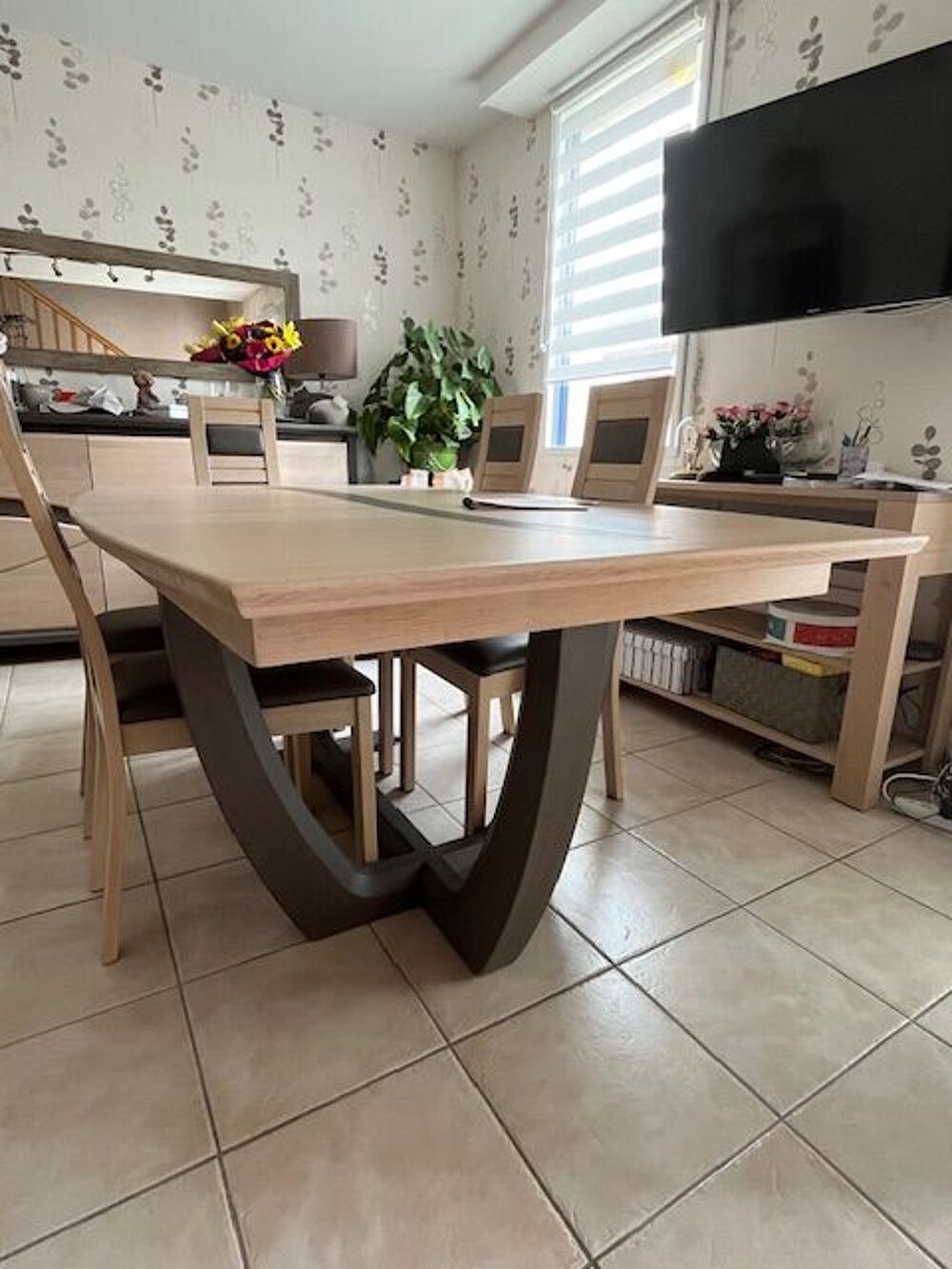 Table salle &agrave; manger Ch&ecirc;ne massif+ 6 chaises assorties Meubles