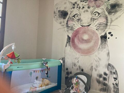 Papier peint panoramique enfants : lionceau avec bubble gum  60 Saulieu (21)