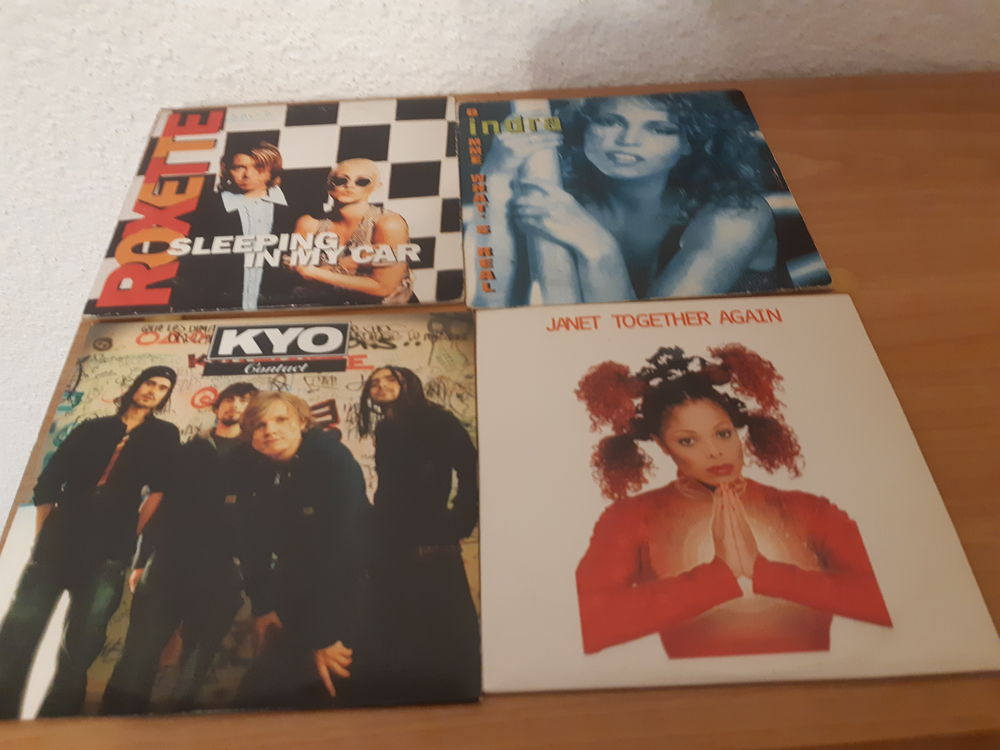 CD 2 titres lot de 4 rock et dance 90 CD et vinyles