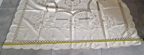 Nappe rectangulaire beige brode avec 12 serviettes Vintage 45 Bergerac (24)