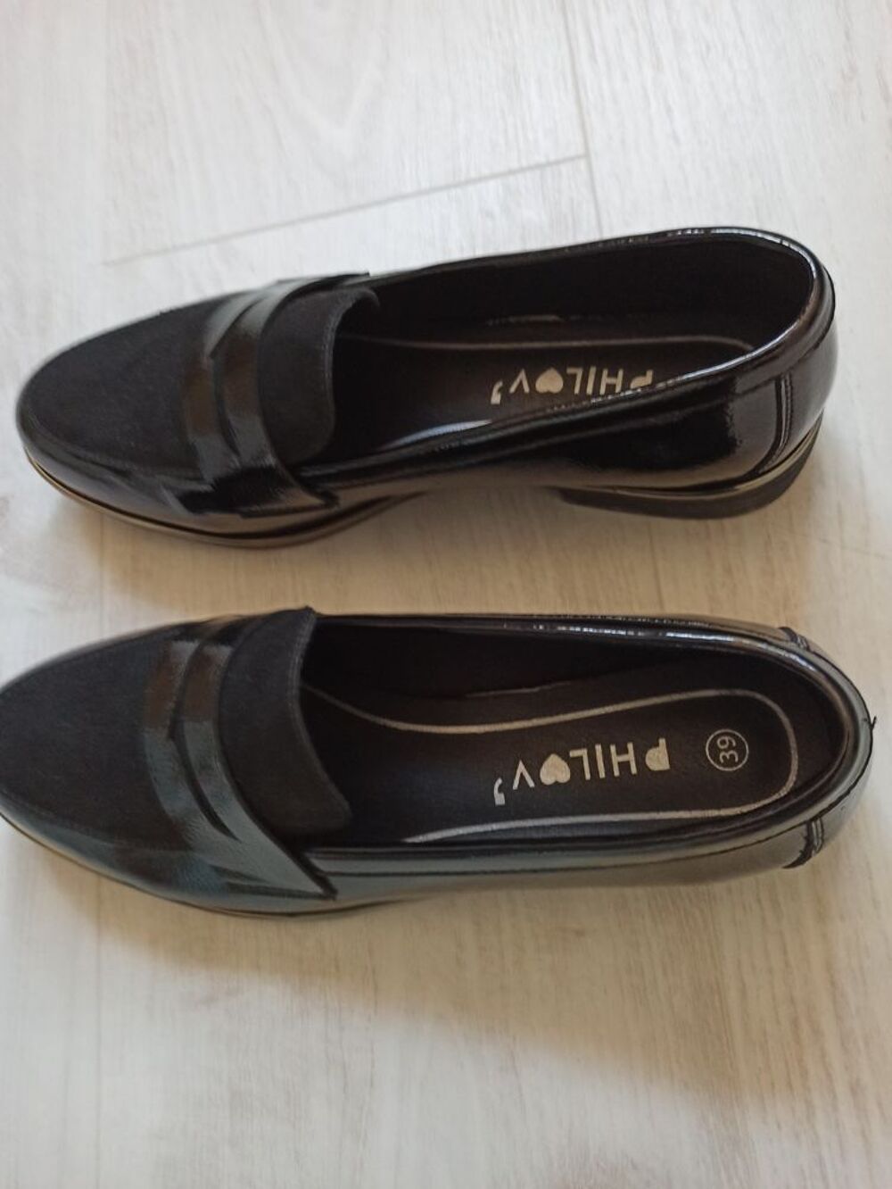 Chaussures noir taille 39 port&eacute; 1 seule fois tr&egrave;s bon &eacute;tat Chaussures