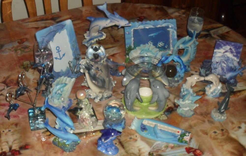 Lot de 23 bibelots sur le th&egrave;me DAUPHINS Décoration