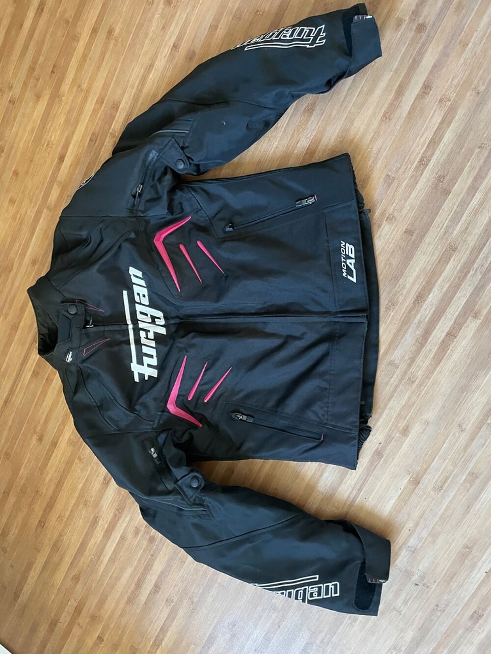 Veste moto Furygan et pantalon et casque Vêtements
