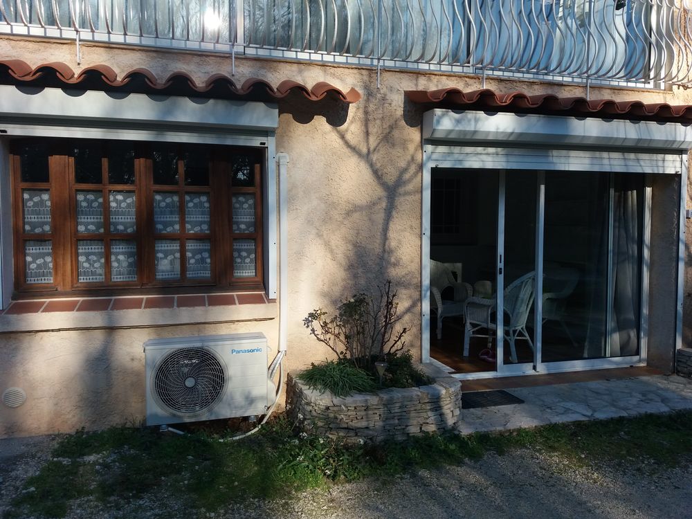 Location Appartement gd studio en campagne plus parking Simiane-collongue
