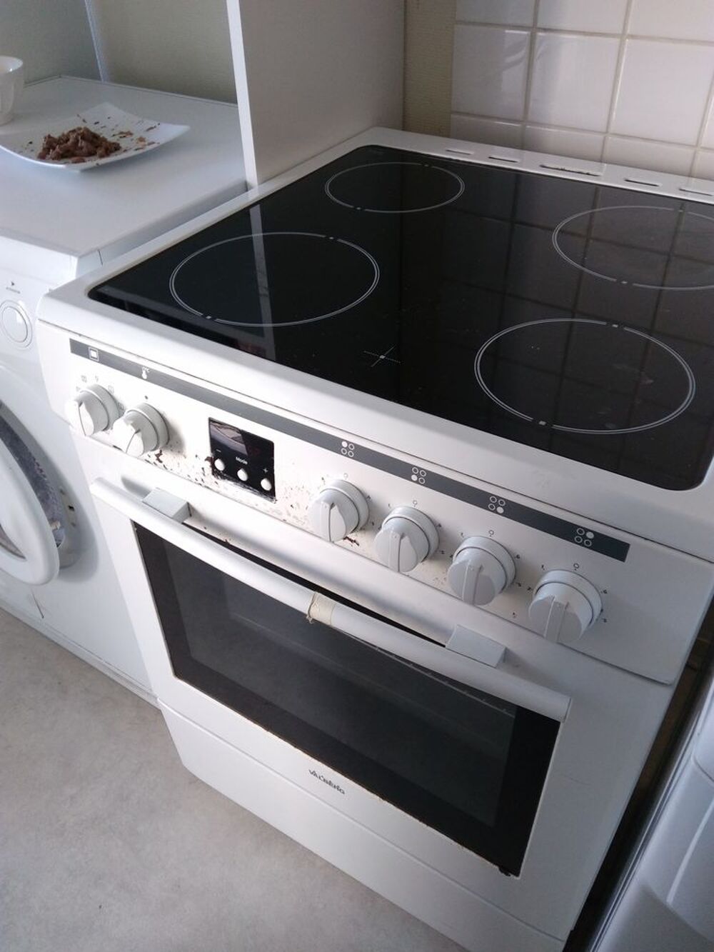 Petit lave-vaisselle et cuisini&egrave;re &eacute;lectrique Electroménager
