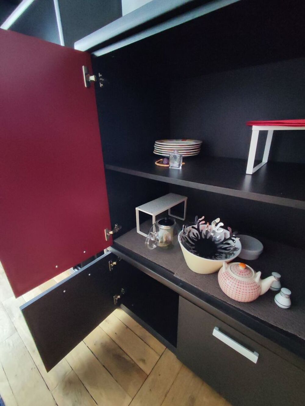 Buffet haut / Bahut / Meuble de rangement 
Meubles
