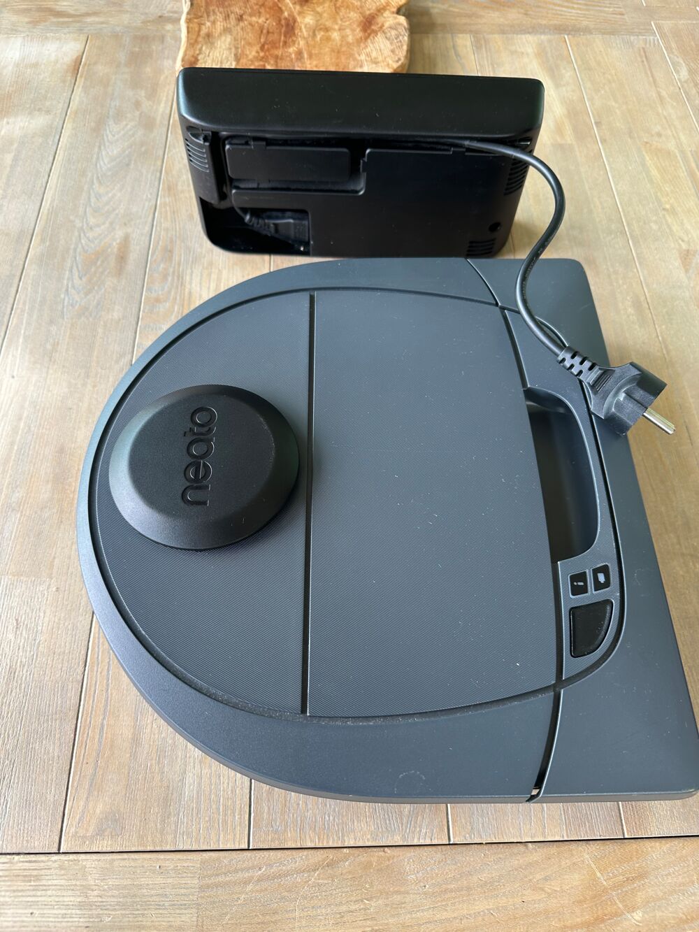 Aspirateur connect&eacute; Electroménager