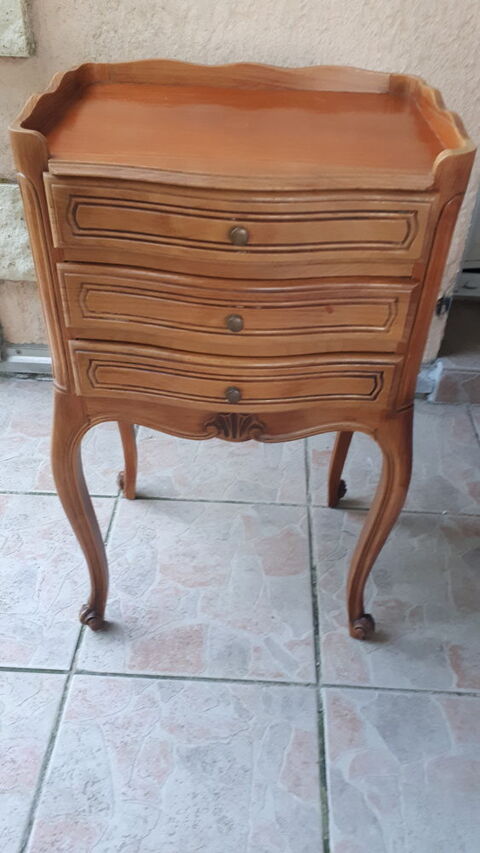 Table de chevet en merisier style Louis XV  35 Montigny-Lencoup (77)