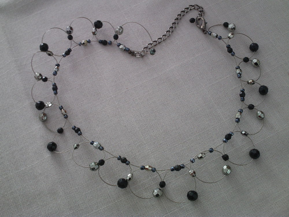 Cinq ensembles de jolis bijoux N&deg; 1375 Bijoux et montres