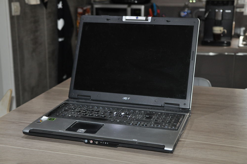 Acer Aspire 9423WSMI de 17 pouces Matériel informatique
