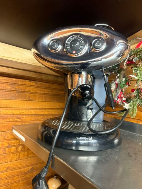 Cafeti�re illy  0618038102 Marseille 1 (13)