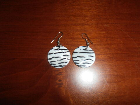 Boucles d'oreilles nacre rondes 11 (28b) 5 Tours (37)