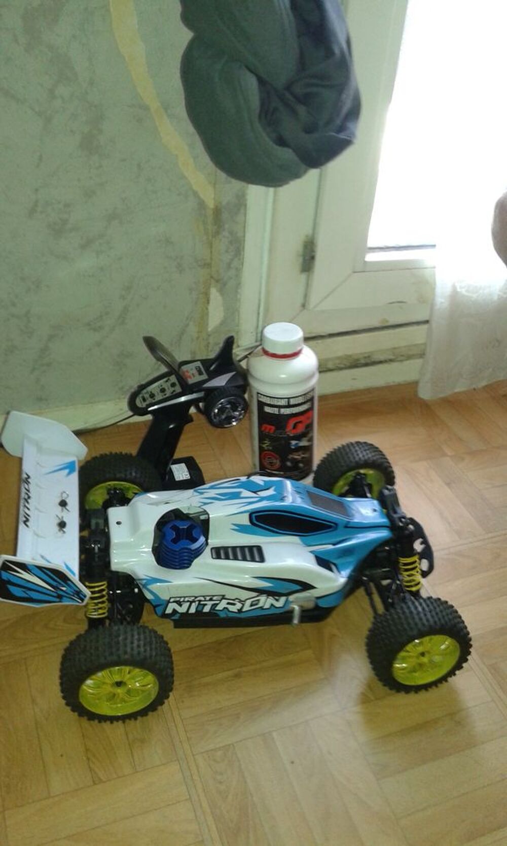 vente de voiture thermique Jeux / jouets