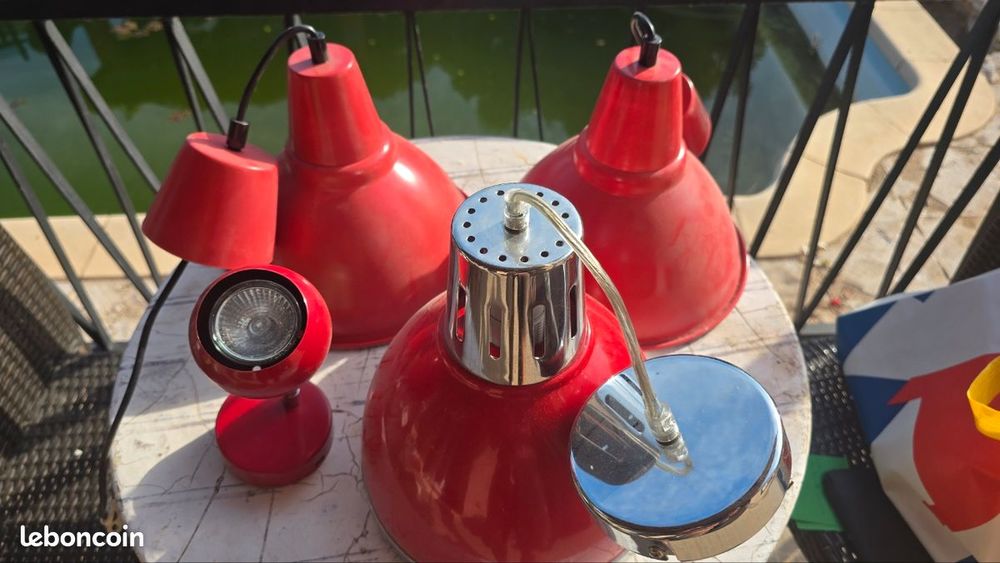 Lot de 3 luminaires et une applique Décoration