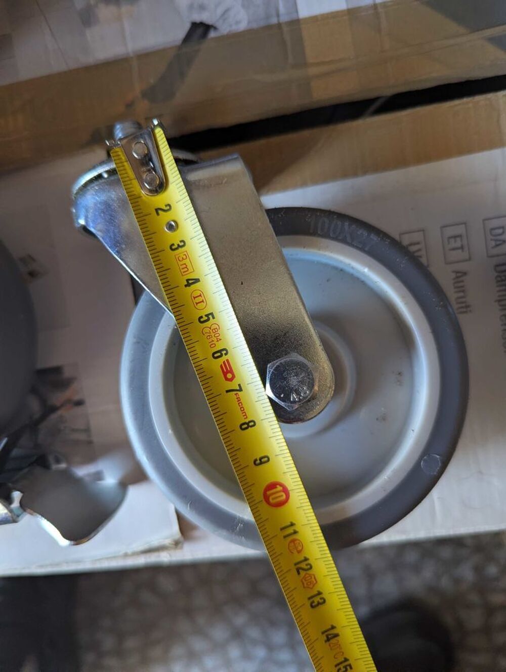 Roue pivotante &agrave; tige filet&eacute;e Bricolage