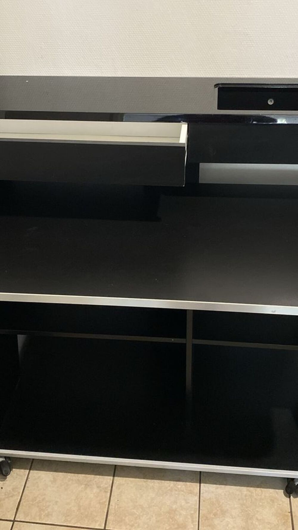 Bureau &agrave; roulettes Meubles