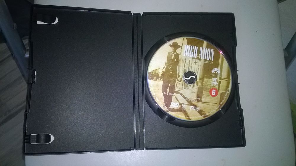 DVD Le train sifflera trois fois
Gary Cooper Grace Kelly DVD et blu-ray