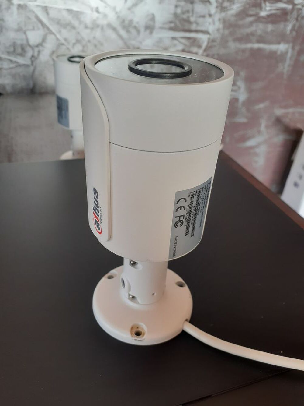 Syst&egrave;me de Surveillance Dahua : NVR DHI-NVR4204-P + 5 Cam&eacute;ra Matériel informatique