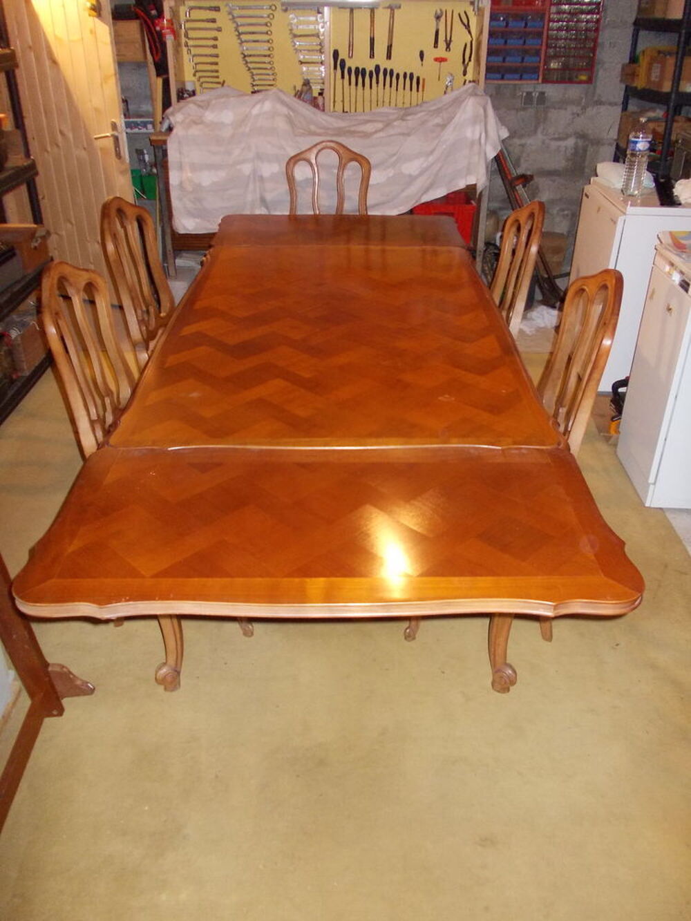 Table et chaises de salle &agrave; manger Meubles