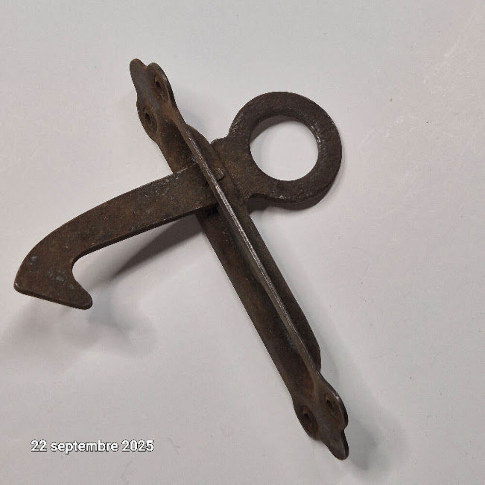 Ancien arr&ecirc;t ou accroche volets anciens, mais solide, avec Bricolage
