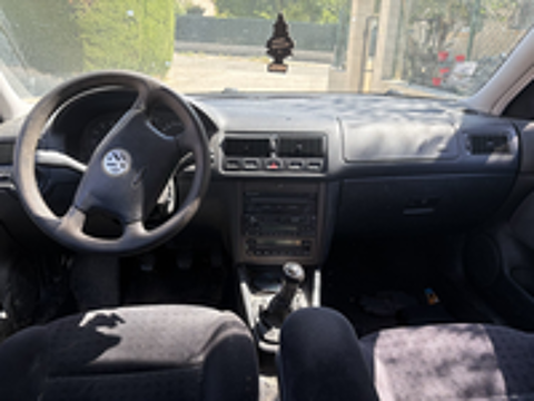 Golf 1.6i Match 2002 occasion 84240 La Tour-d'Aigues