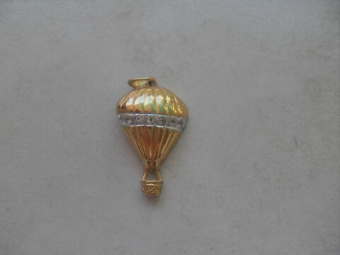 Pendentif Mongolfi�re 20 Saint-Germain-au-Mont-d'Or (69)