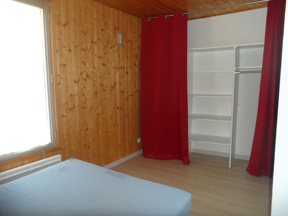 Location Appartement T2 3 pièces 46m² près de la poste à Apt Apt
