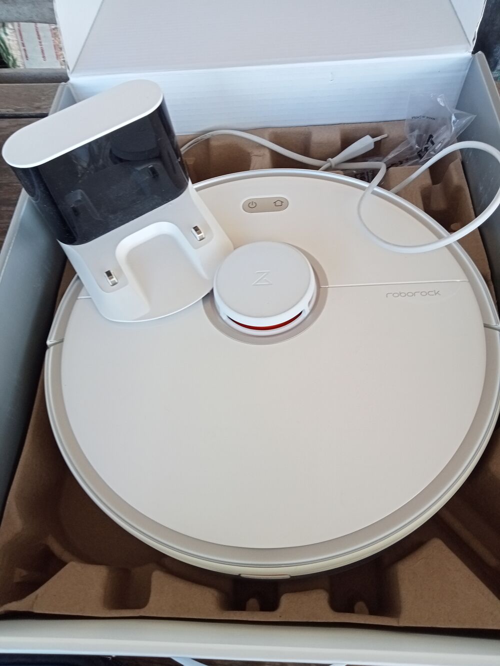 Aspirateur robot Xiaomi neuf Electroménager