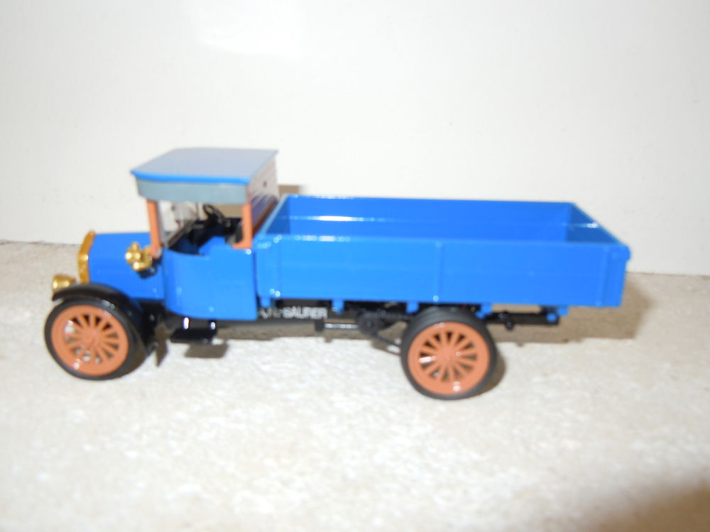 Maquette camion MAN SAURER 1915. S&eacute;rie sp&eacute;ciale "100 ans MAN 